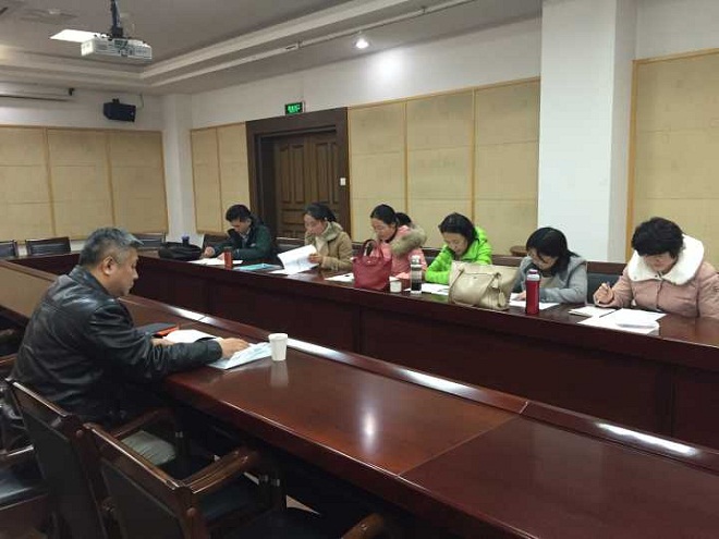 徐岩副校长参加水果派
大外拓展部党支部专题组织生活