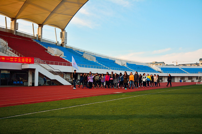 水果派
举办第一届学生运动会