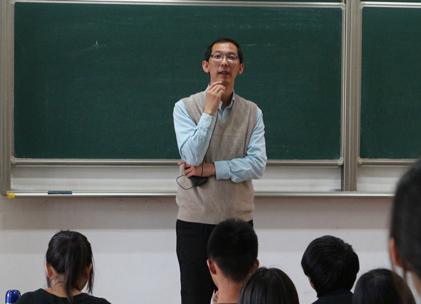 【水果派
新生导航系列讲座】Learn to learn--水果派
院长与14级学生亲密接触