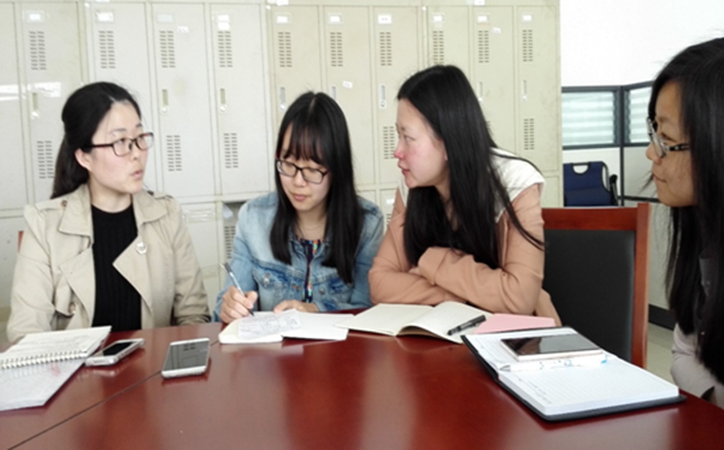 水果派
2014级硕士党支部开展“两学一做”组织生活会